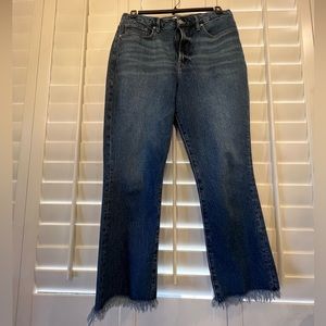 Good American Jeans Size 12/31. Worn once - excellent condition.